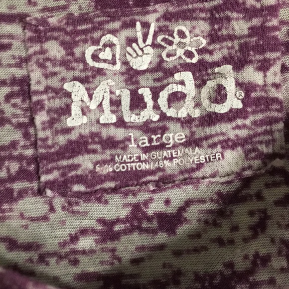 Super comfy Purple Tee with Front Pocket - Picture 3 of 4